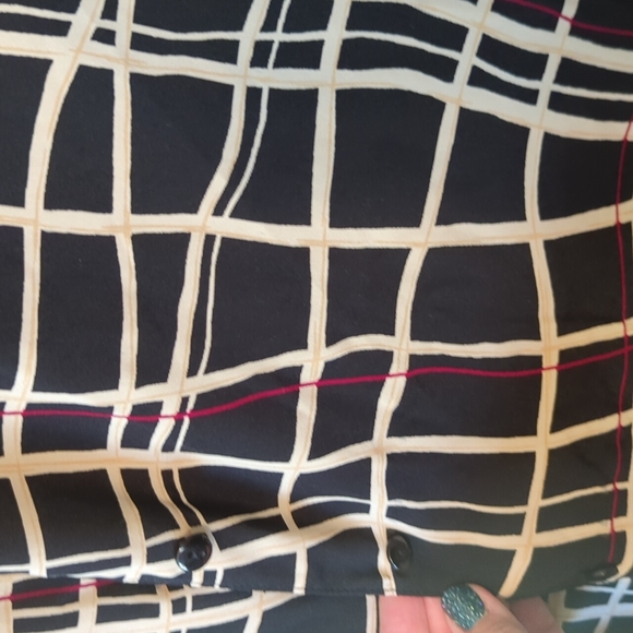 Large Notations short sleeve button up blouse - Picture 4 of 4